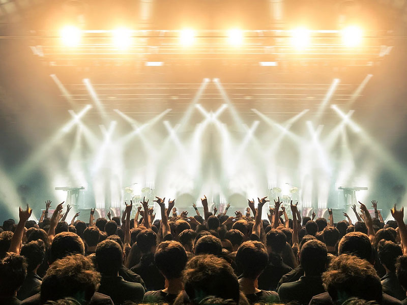 This is how event planners plan an acrobatic aerial stunt show